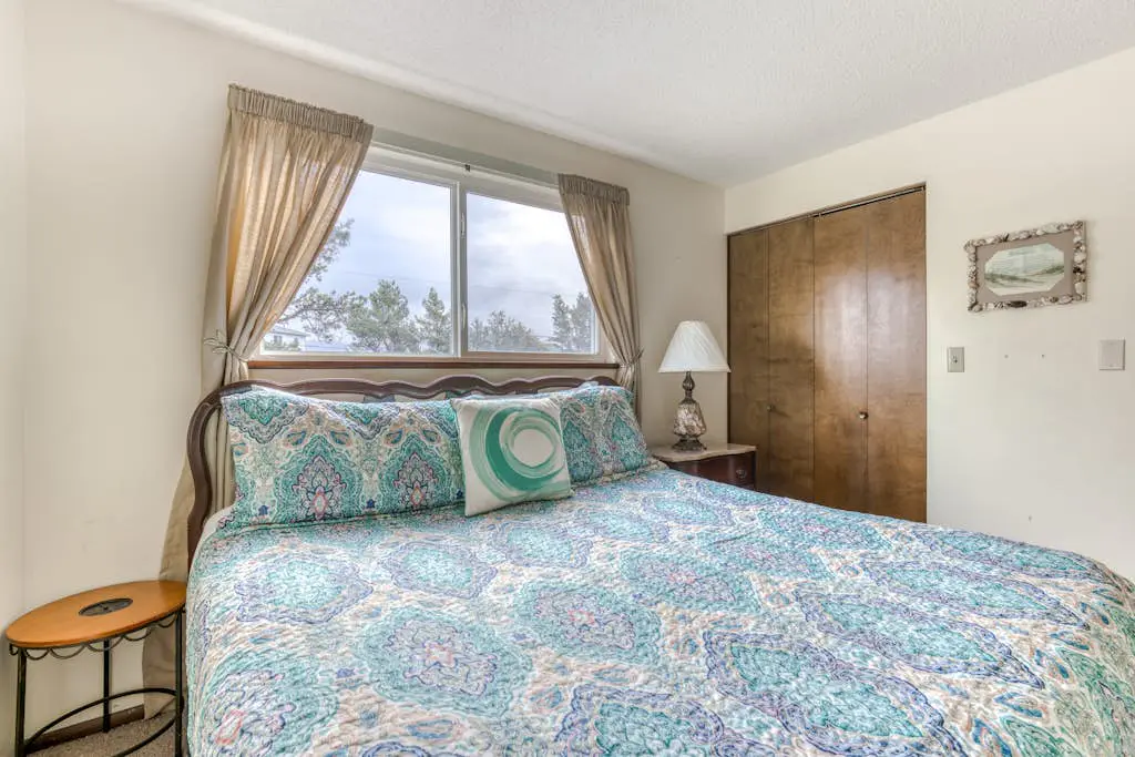 Spacious House with Entertainment Options & Very Close Beach Access