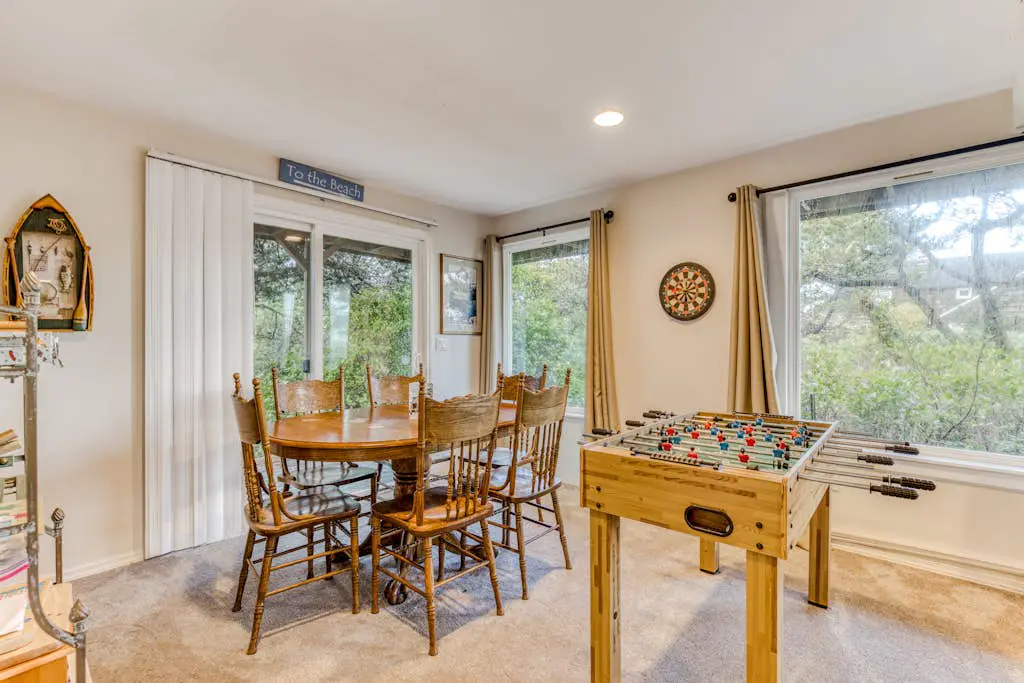 Spacious House with Entertainment Options & Very Close Beach Access