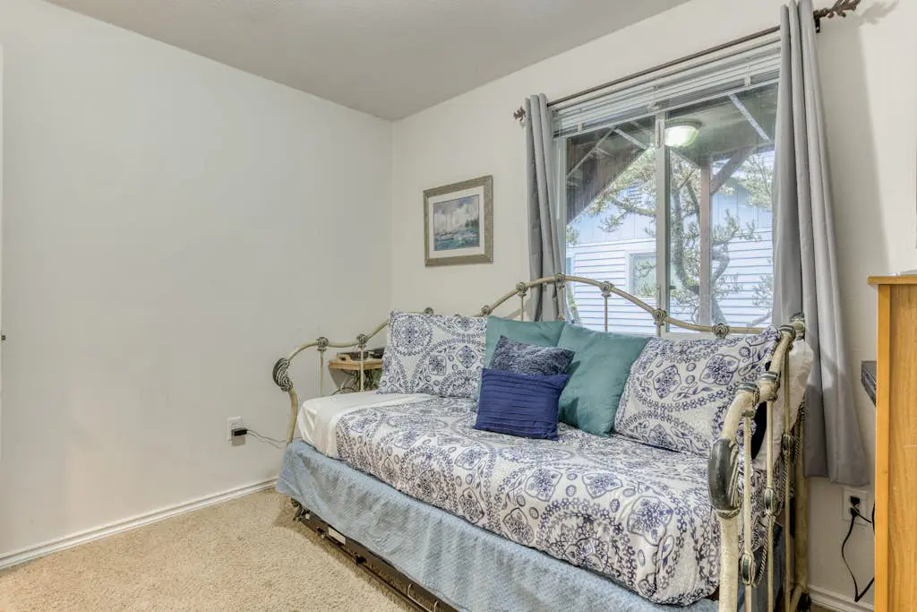 Spacious House with Entertainment Options & Very Close Beach Access