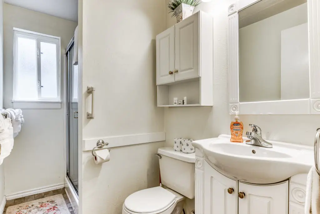 Spacious House with Entertainment Options & Very Close Beach Access