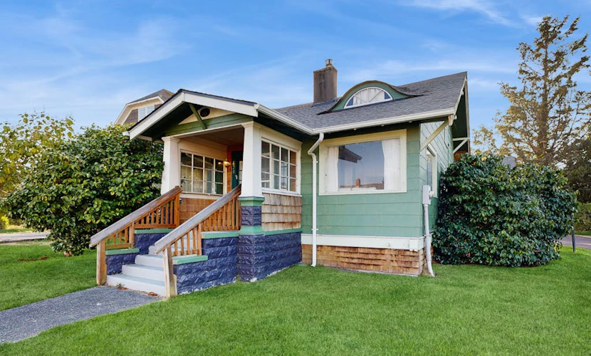 Spacious house with private hot tub on the river, dog friendly