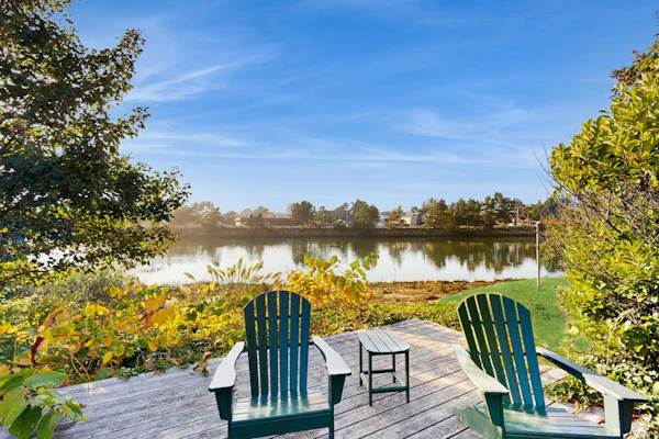 Spacious house with private hot tub on the river, dog friendly