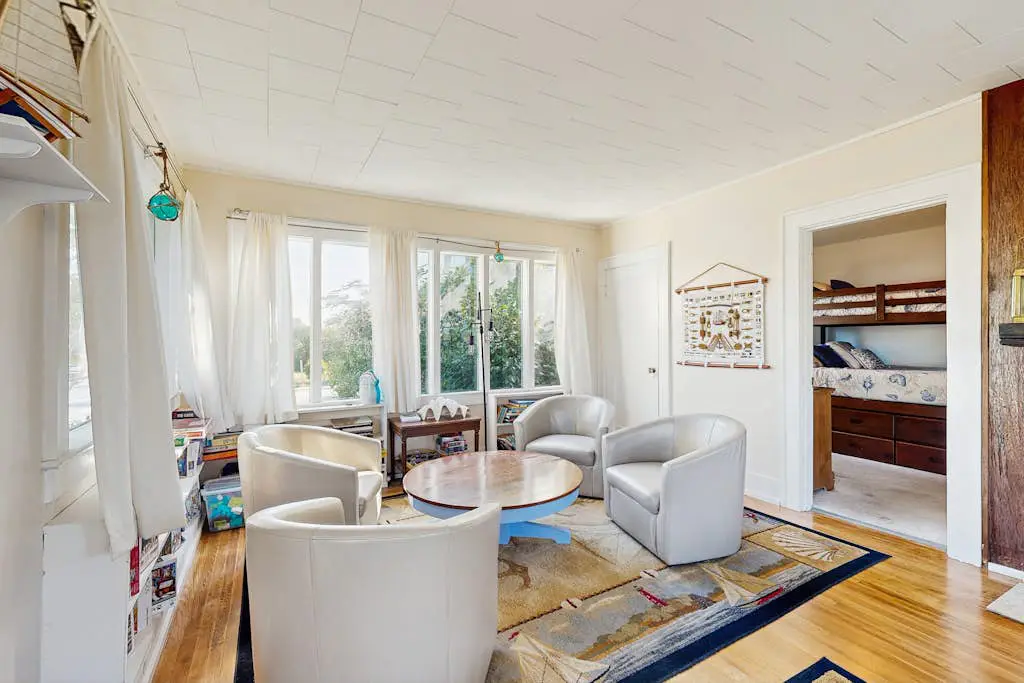 Spacious house with private hot tub on the river, dog friendly