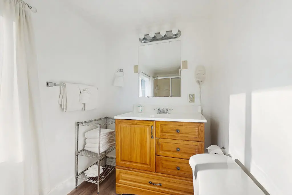Spacious house with private hot tub on the river, dog friendly