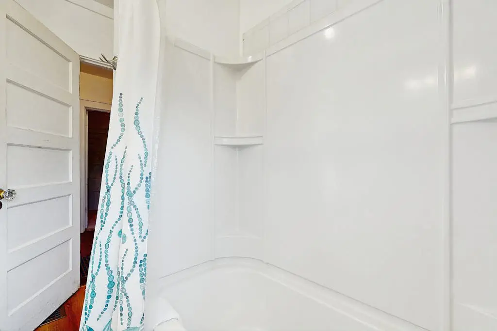 Spacious house with private hot tub on the river, dog friendly