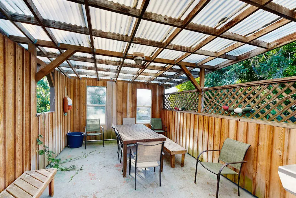 Spacious house with private hot tub on the river, dog friendly
