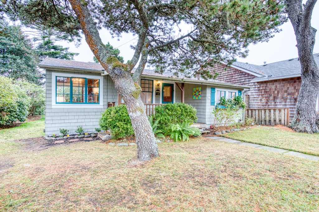 Dog-friendly house near the beach and promenade with electric fireplace