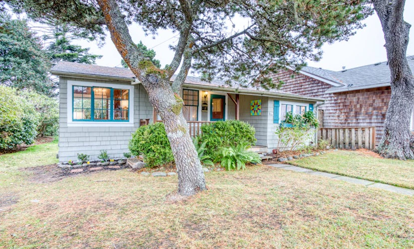 Dog-friendly house near the beach and promenade with electric fireplace