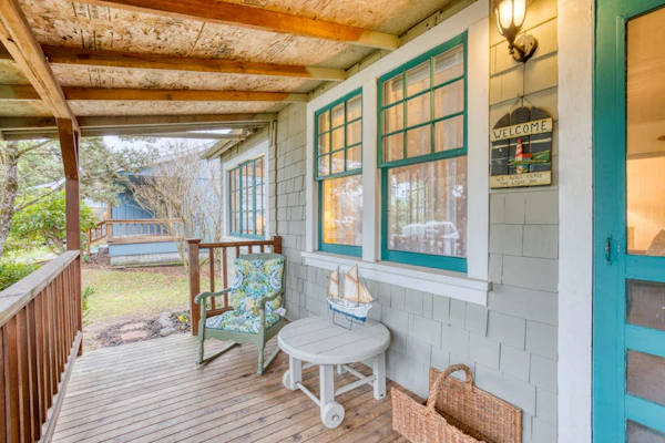 Dog-friendly house near the beach and promenade with electric fireplace