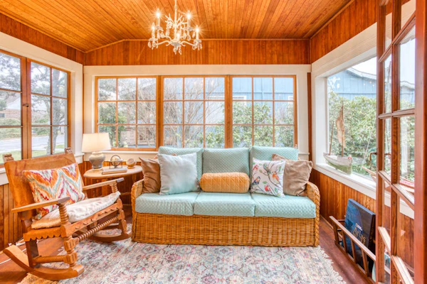 Dog-friendly house near the beach and promenade with electric fireplace