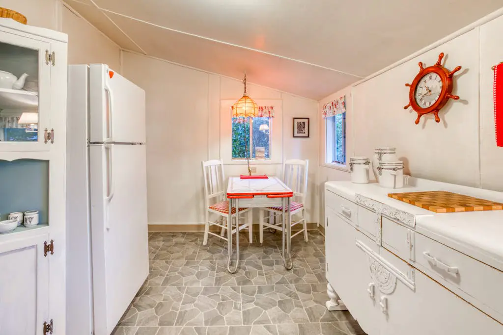 Dog-friendly house near the beach and promenade with electric fireplace