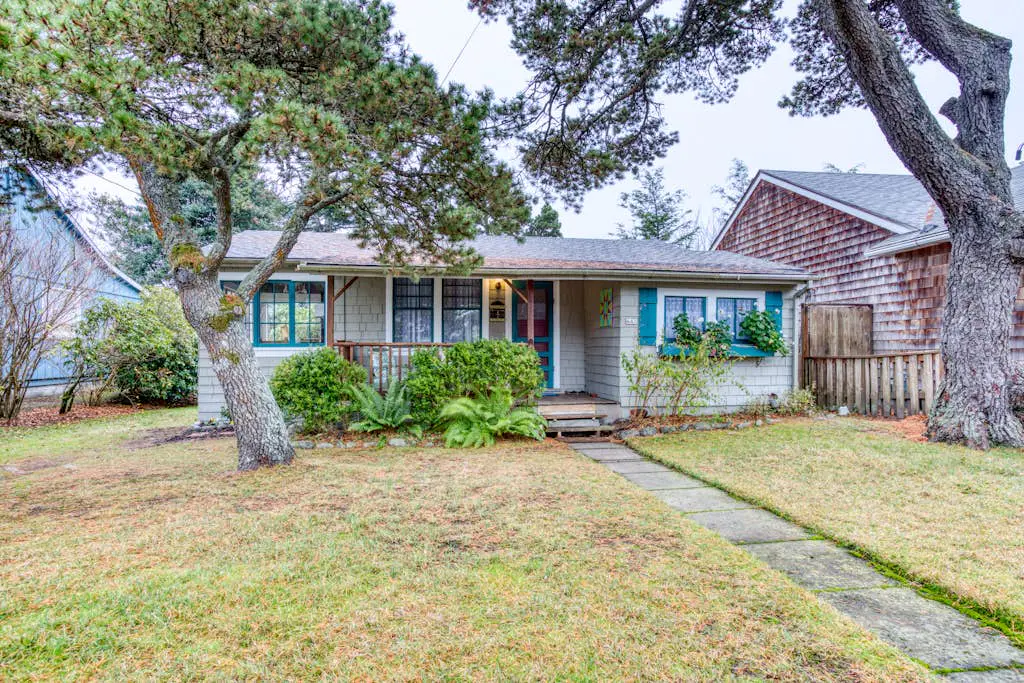 Dog-friendly house near the beach and promenade with electric fireplace