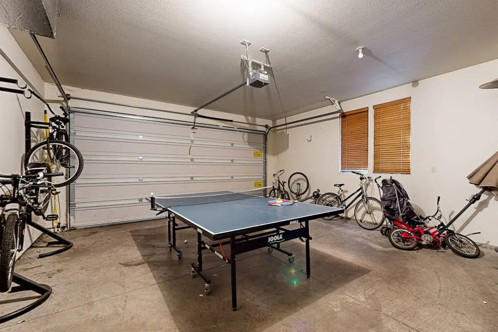 Comfortable townhome with private hot tub & shared pool - SHARC passes included