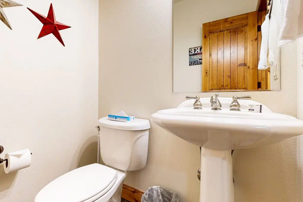 Comfortable townhome with private hot tub & shared pool - SHARC passes included