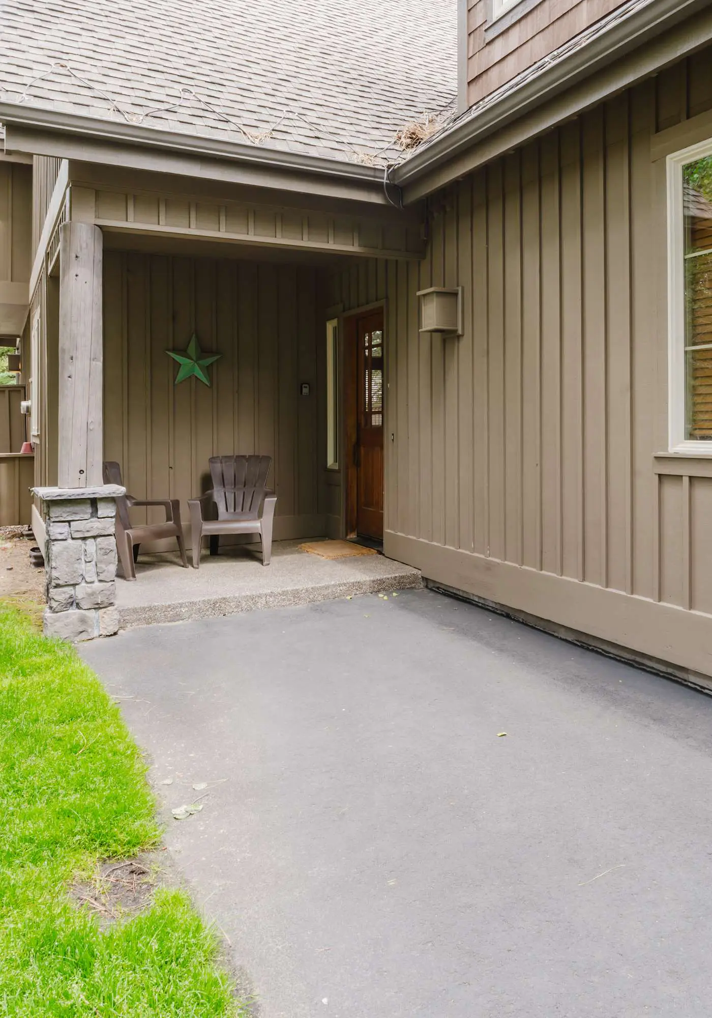 Comfortable townhome with private hot tub & shared pool - SHARC passes included