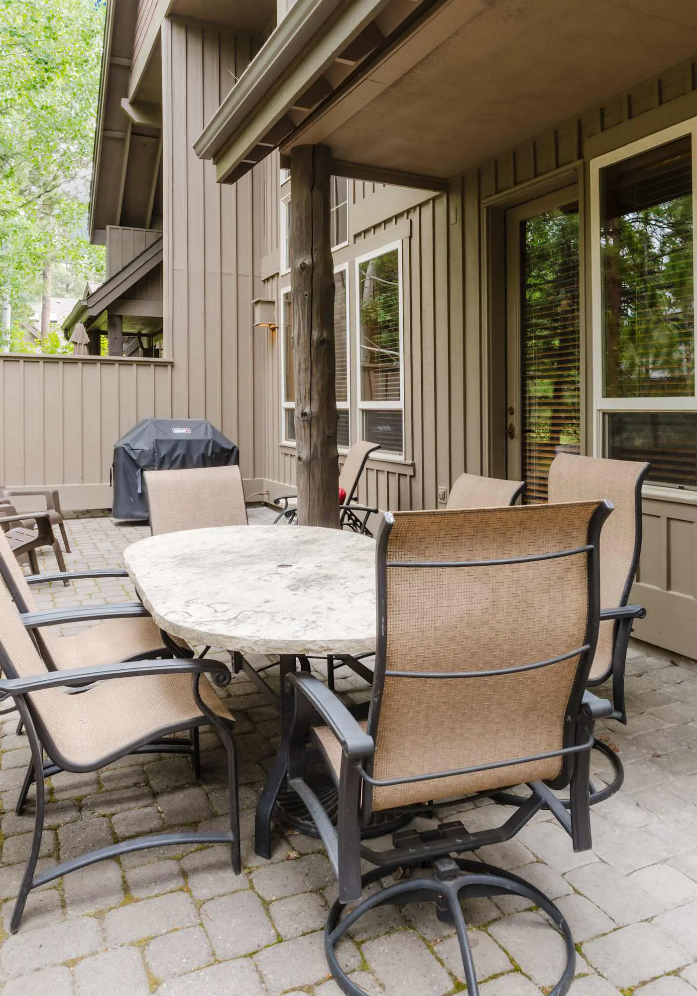 Comfortable townhome with private hot tub & shared pool - SHARC passes included