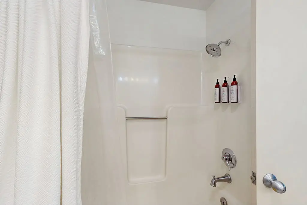 Near Beach condo w/ amazing ocean view - dogs OK