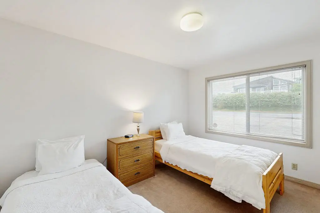 Near Beach condo w/ amazing ocean view - dogs OK