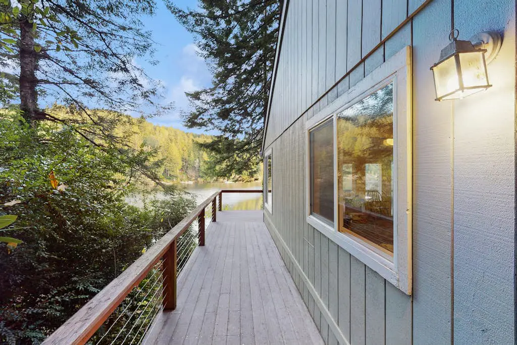 Rustic Retreat on Mercer Lake