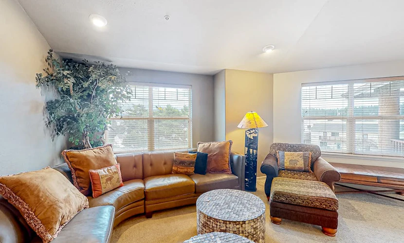 Classy and Convenient Dog-Friendly Condo with Private Balcony