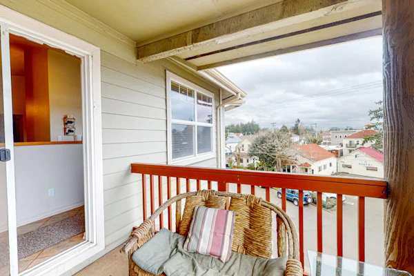 Classy and Convenient Dog-Friendly Condo with Private Balcony