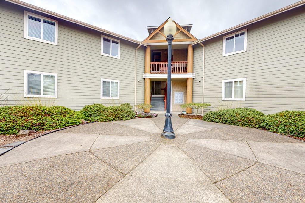 Classy and Convenient Dog-Friendly Condo with Private Balcony