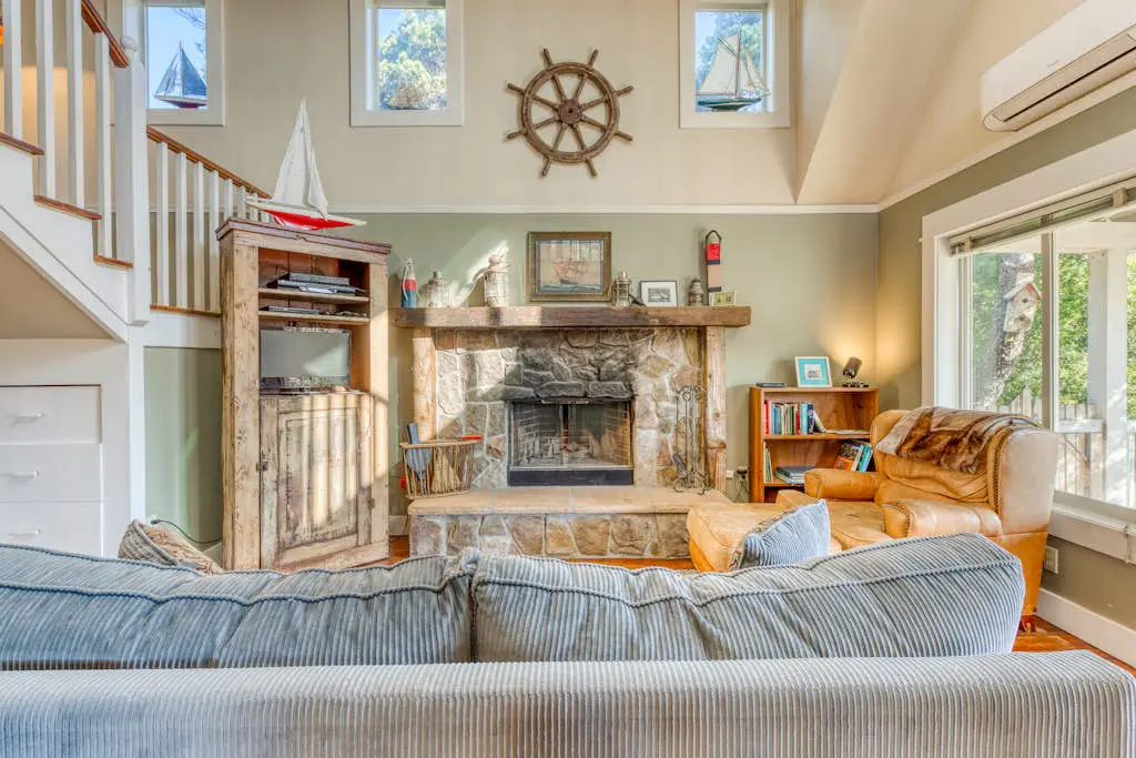 Home with Guest Cottage & Private Hot Tub - Close Beach Access, Dogs OK