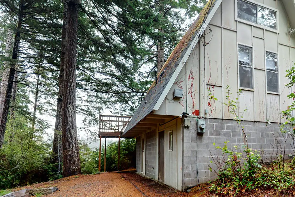 Dog-Friendly Home with Expansive Deck with Hot Tub and Dock on Woahink Lake