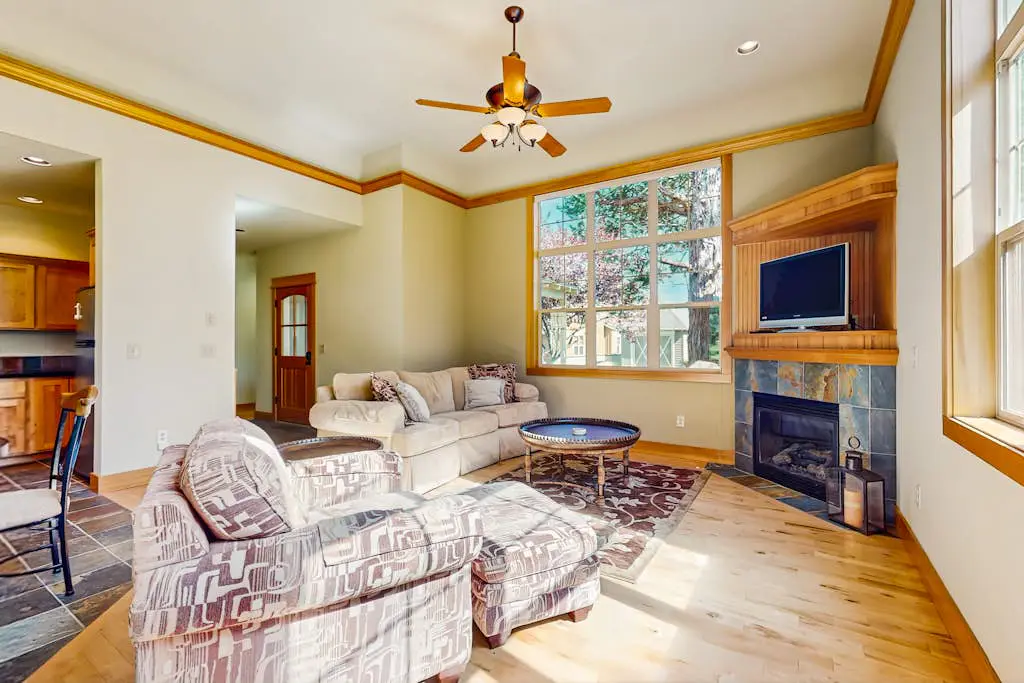 Cozy home w/ patio & bbq grill, access to Eagle Crest Resort amenities