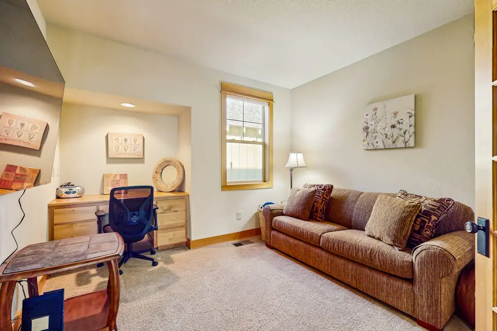 Cozy home w/ patio & bbq grill, access to Eagle Crest Resort amenities