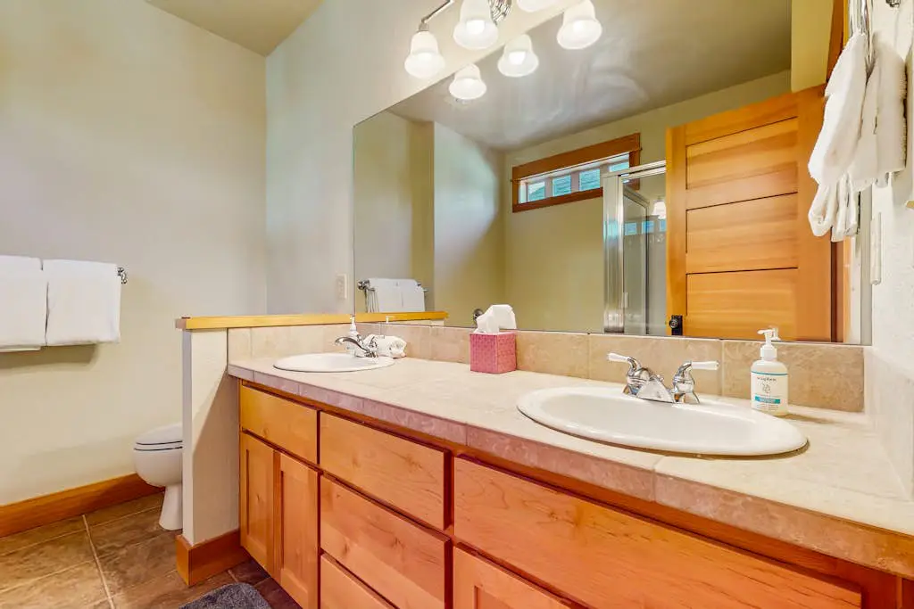 Cozy home w/ patio & bbq grill, access to Eagle Crest Resort amenities