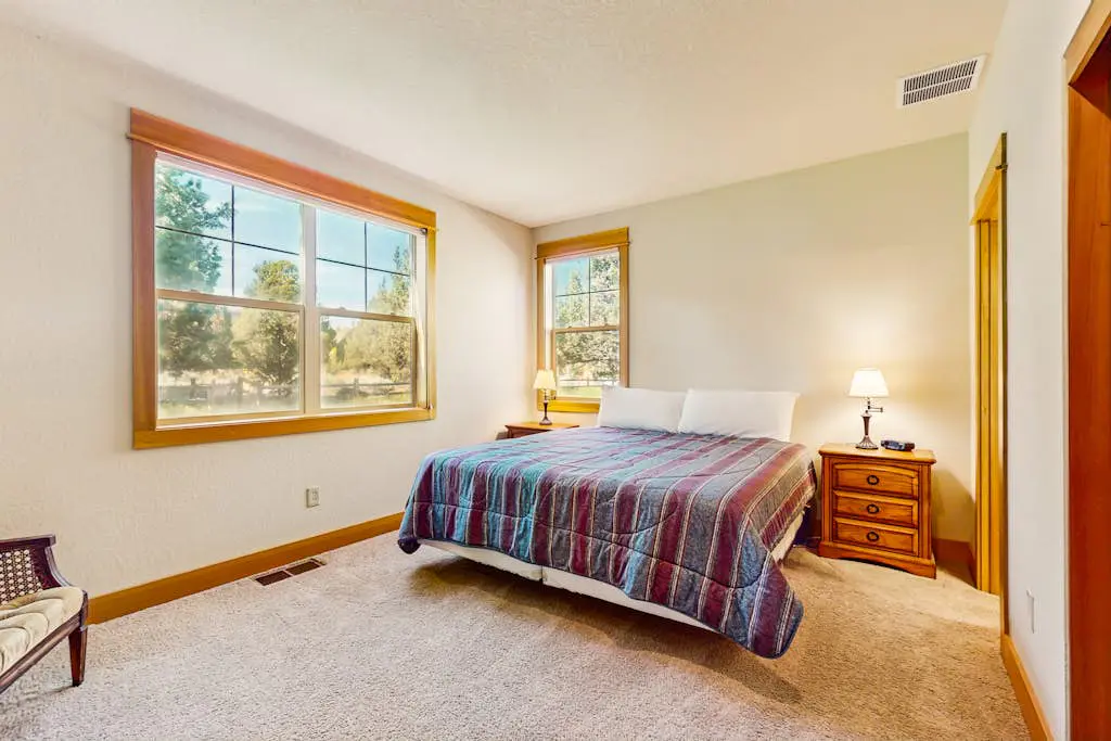 Cozy home w/ patio & bbq grill, access to Eagle Crest Resort amenities