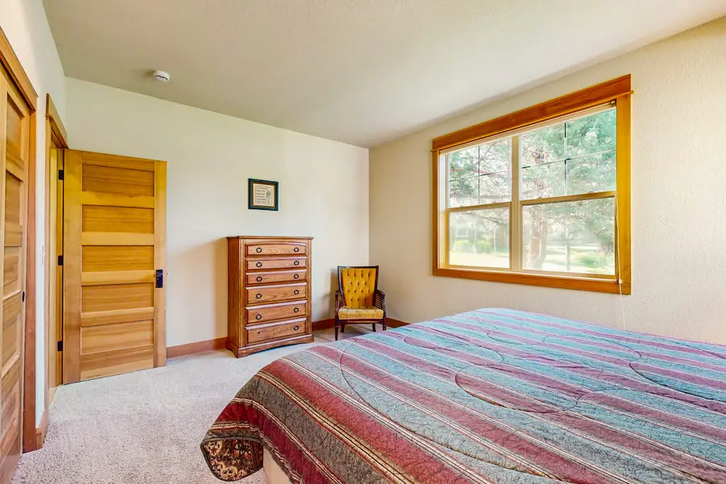 Cozy home w/ patio & bbq grill, access to Eagle Crest Resort amenities