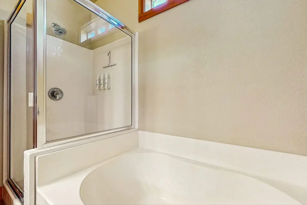 Cozy home w/ patio & bbq grill, access to Eagle Crest Resort amenities