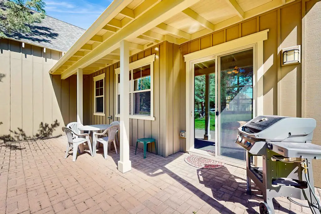 Cozy home w/ patio & bbq grill, access to Eagle Crest Resort amenities