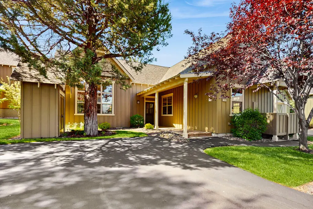 Cozy home w/ patio & bbq grill, access to Eagle Crest Resort amenities