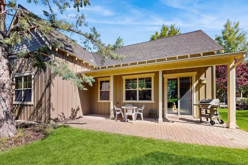 Cozy home w/ patio & bbq grill, access to Eagle Crest Resort amenities