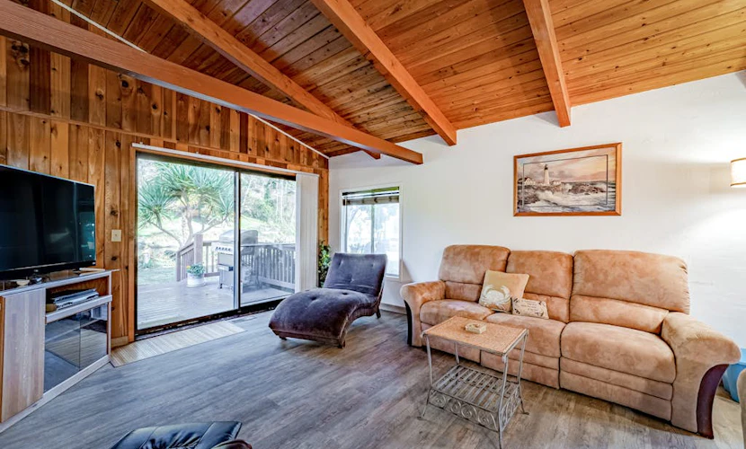 Riverfront Home near the Ocean with Private Hot Tub, Firepit, WiFi - 2 Dogs OK