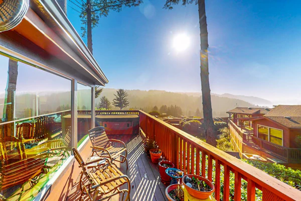 Dog-friendly cabin w/private hot tub, large deck & beautiful ocean mountain view