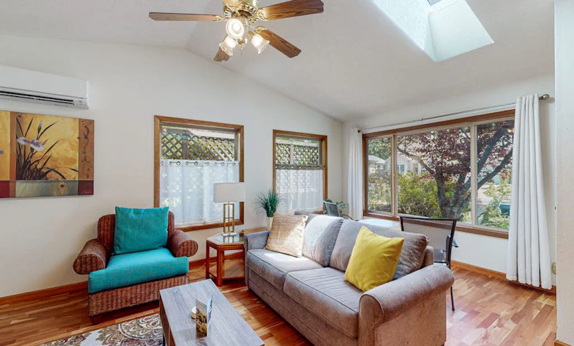 Pleasant home in Waldport with garden, inviting deck & sunroom