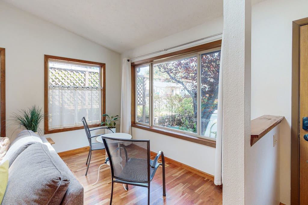 Pleasant home in Waldport with garden, inviting deck & sunroom