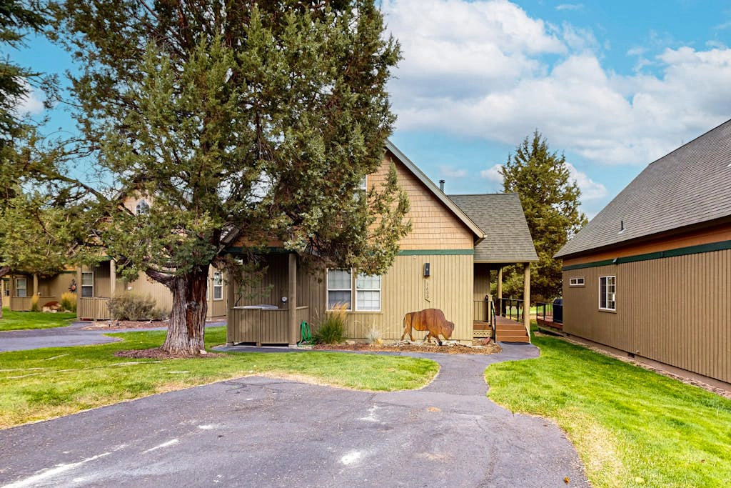 Eagle Crest Elegance