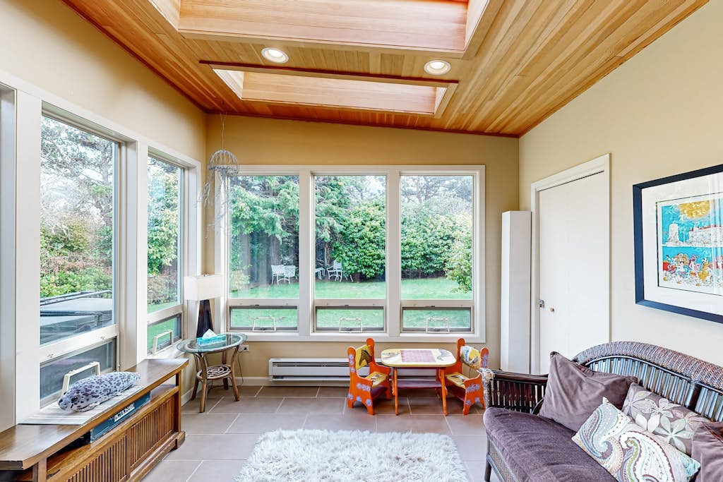 Artistic home w/ ocean views & private hot tub, close to beach