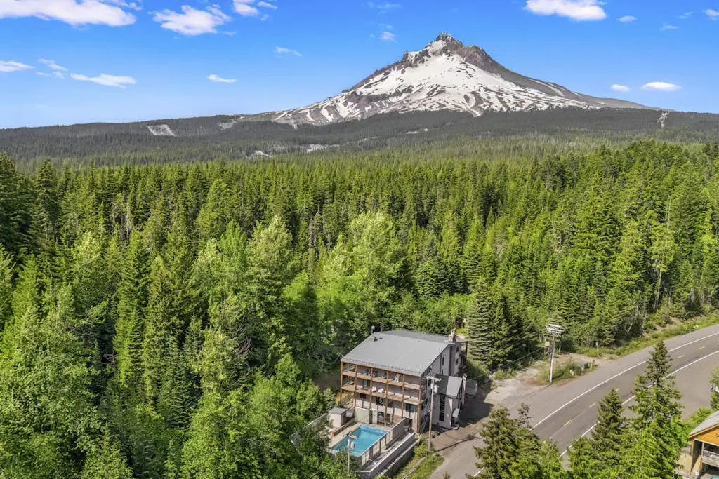 Alpine Cloud Retreat