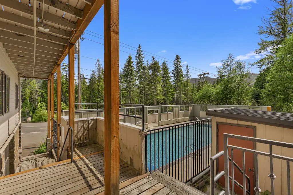Alpine Cloud Retreat