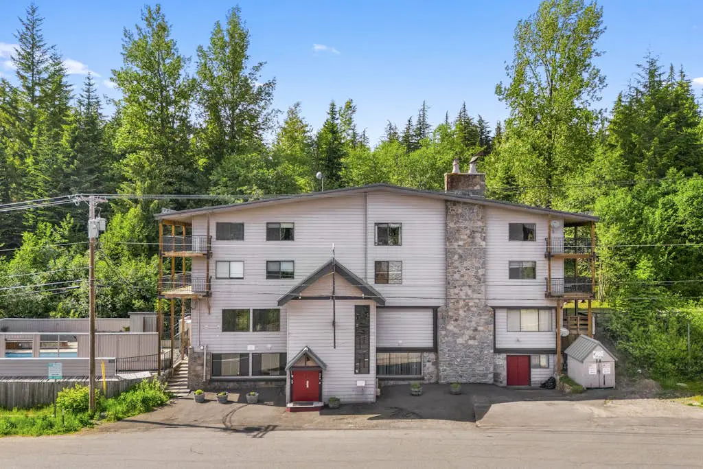 Alpine Cloud Retreat