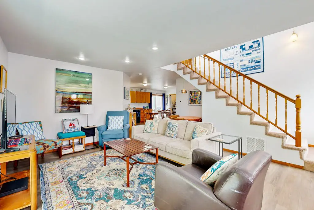 Coastal, Dog-Friendly Home in Great Location - Six Blocks from Nye Beach