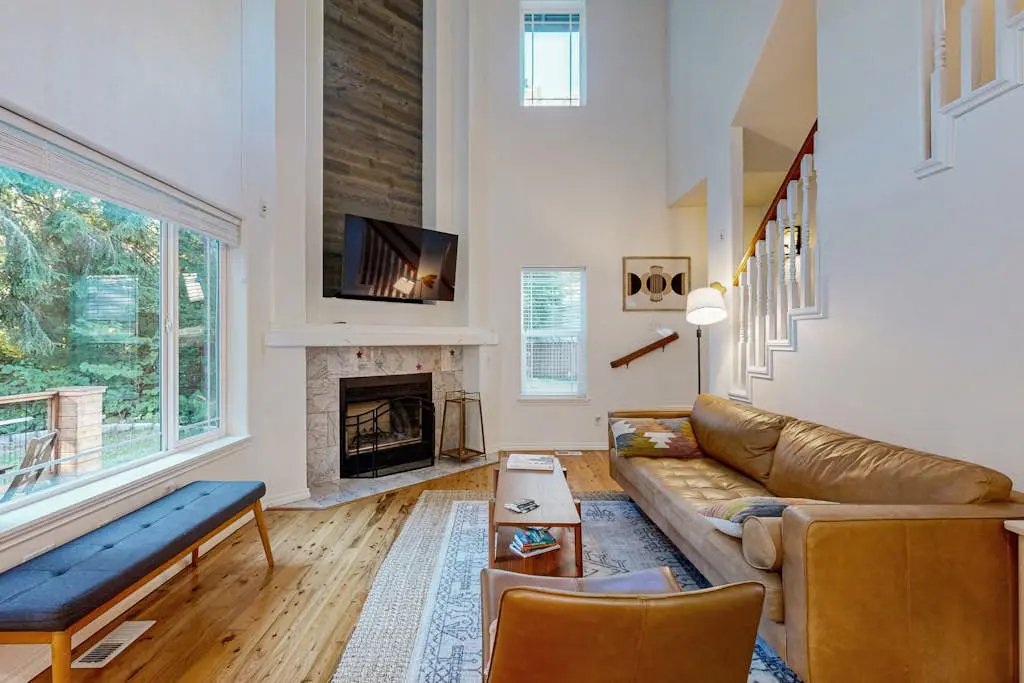 Modern Mt Hood Village Escape