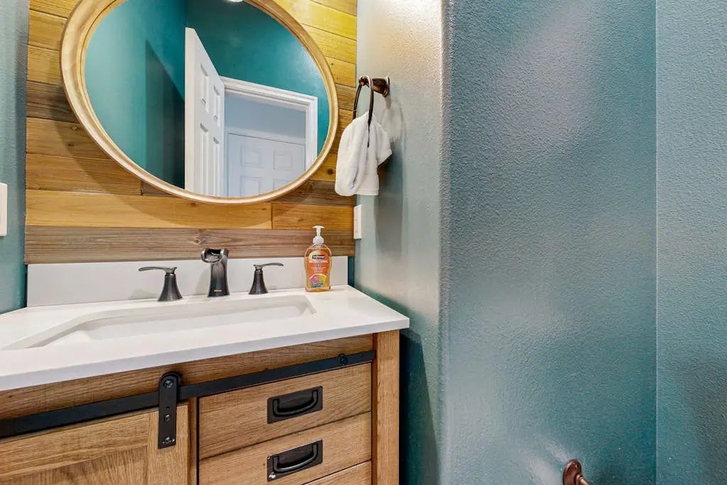 Modern Mt Hood Village Escape