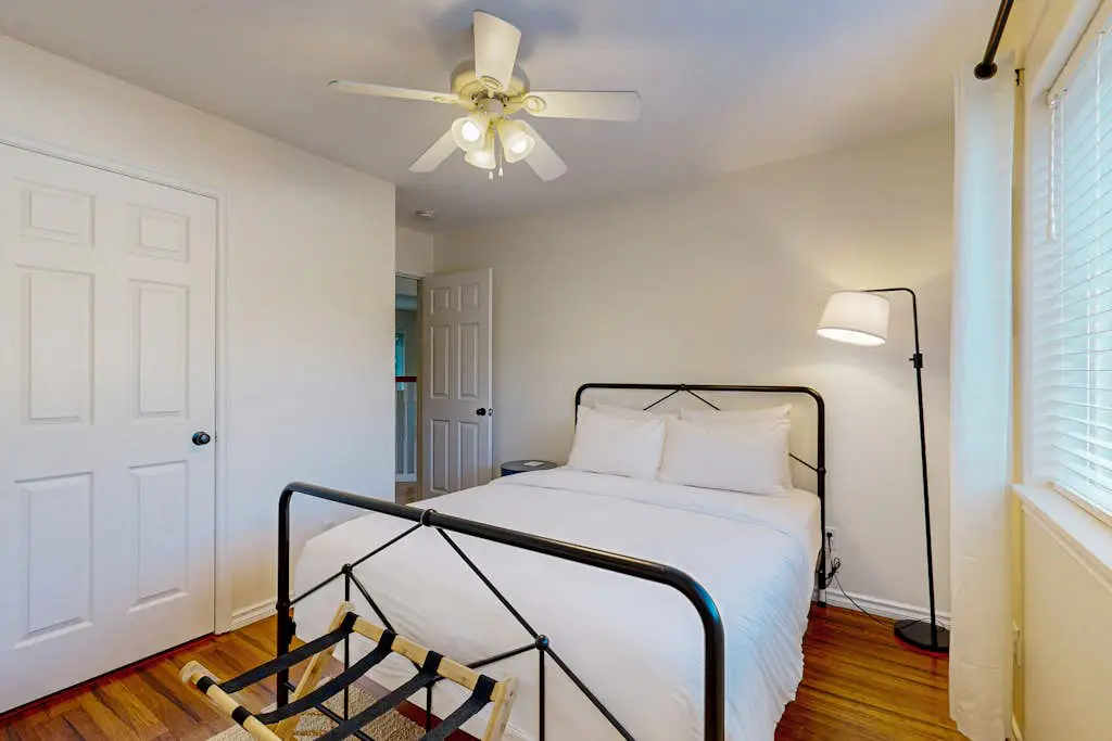 Modern Mt Hood Village Escape